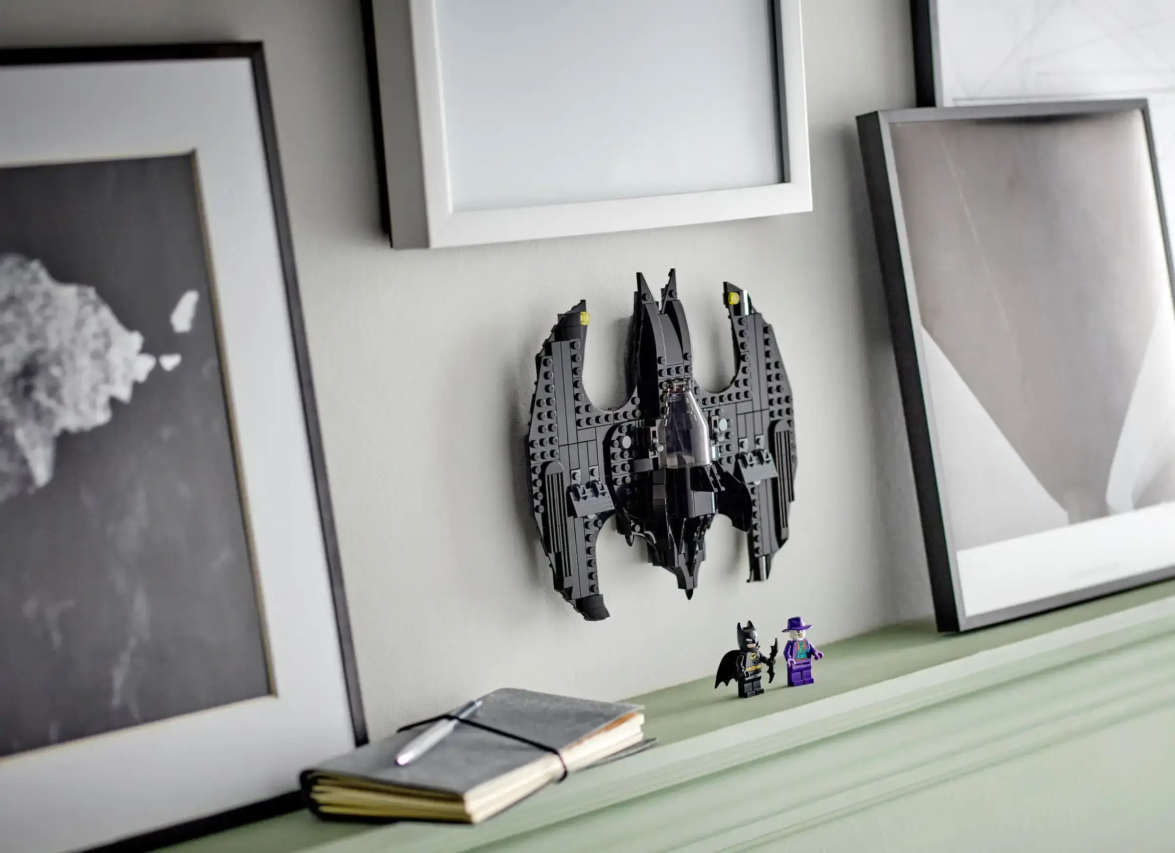 Блочный конструктор LEGO Batwing: Бэтмен против Джокера (76265)