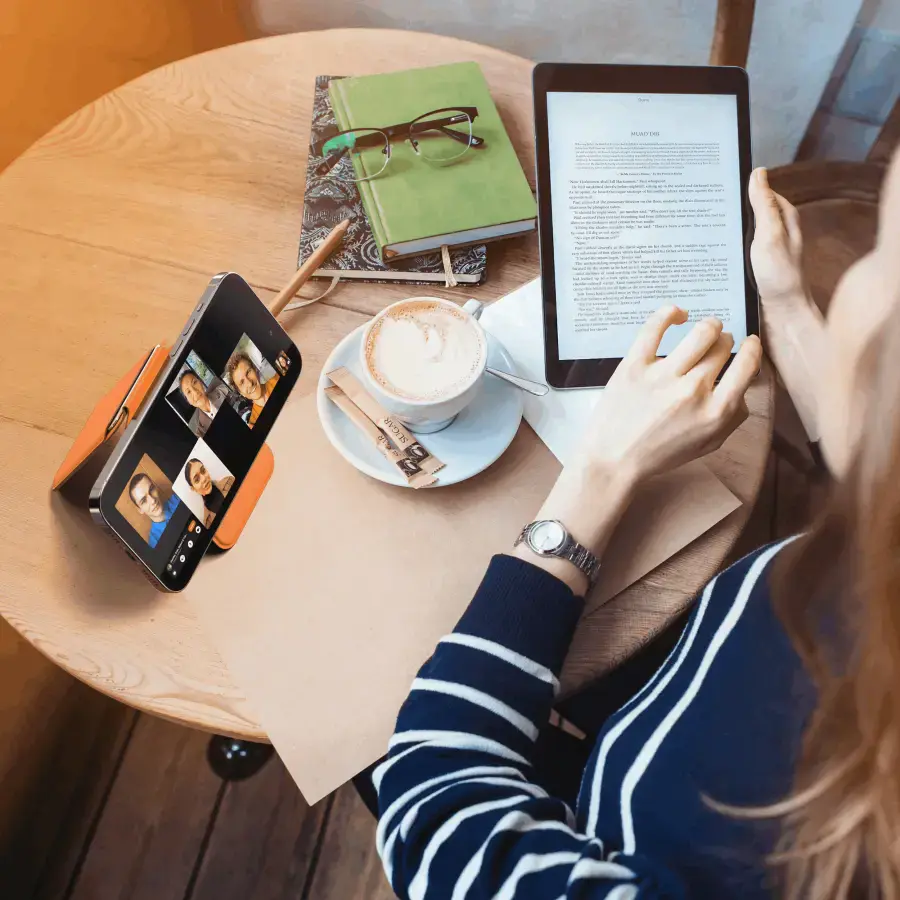 Гаманець для карток з підставкою для телефона Satechi Vegan-Leather Magnetic Wallet Stand with MagSafe - Orange (ST-VLWO)