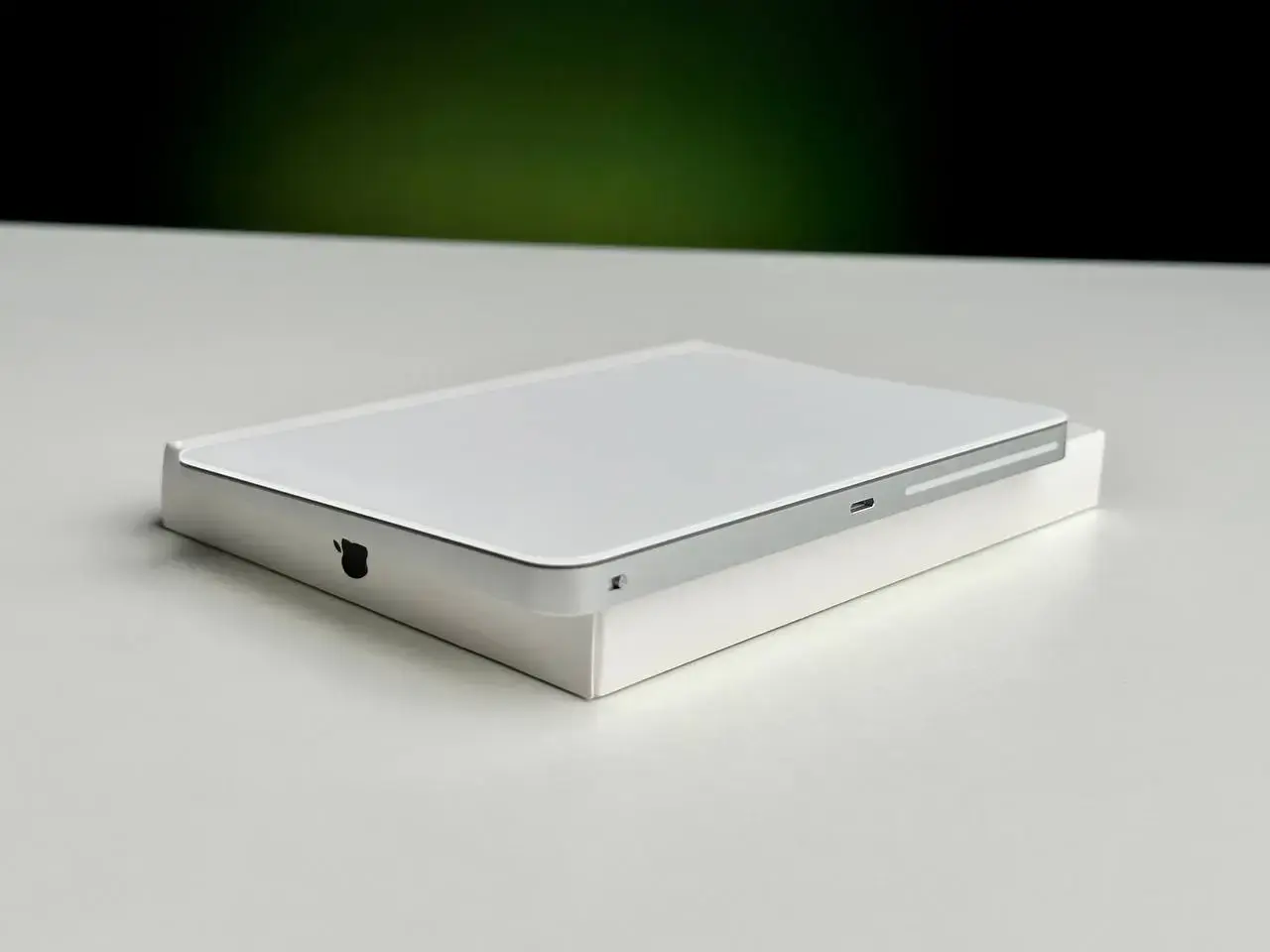 OPEN BOX Apple Magic Trackpad 2021 - White Multi-Touch Surface (MK2D3)