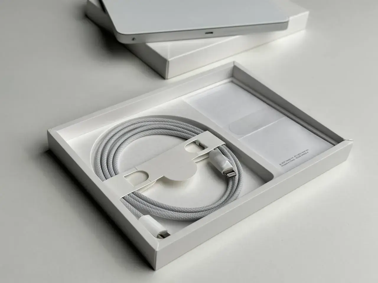 OPEN BOX Apple Magic Trackpad 2021 - White Multi-Touch Surface (MK2D3)