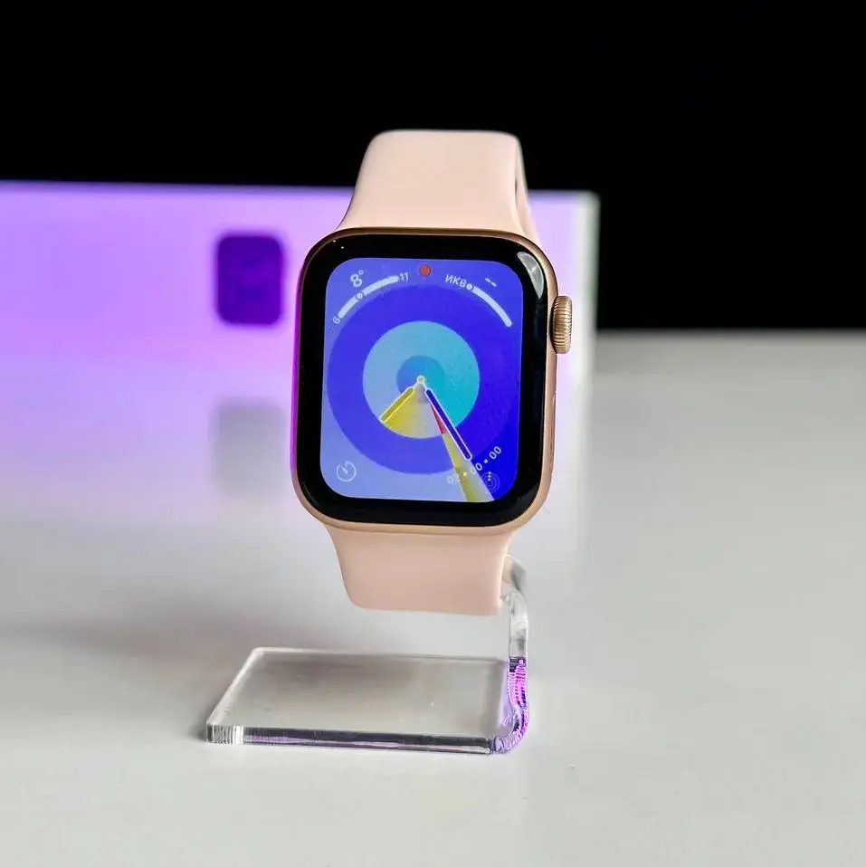 USED Apple Watch SE GPS 40mm Gold Aluminum Case with Pink Sand Sport Band (MYDN2)