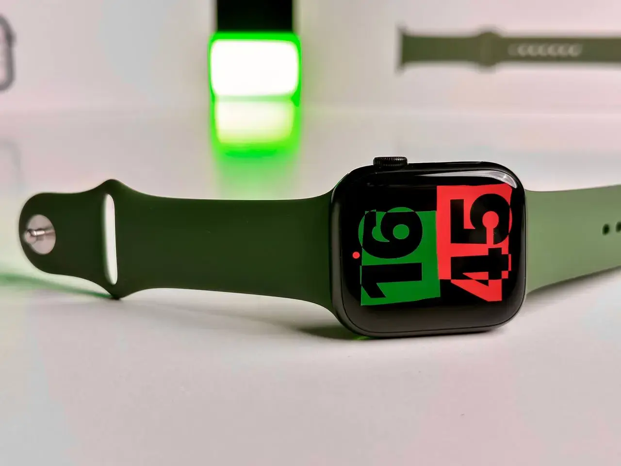 USED Apple Watch Series 7 GPS + Cellular 45mm Green Aluminum Case with Clover Sport Band (MKJ93, MKJR3)