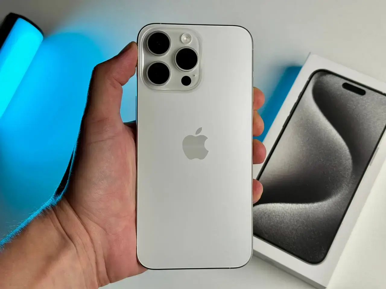 Вітринний Apple iPhone 15 Pro Max 512GB White Titanium (MU7D3)🔋100%(Стан - 9.9/10, Комплект - повний | гарантія - 6 міс.)