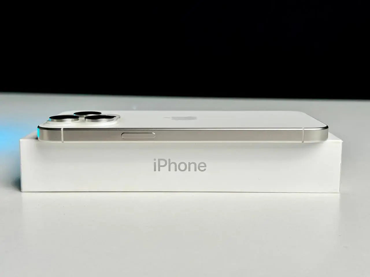 Вітринний Apple iPhone 15 Pro Max 512GB White Titanium (MU7D3)🔋100%(Стан - 9.9/10, Комплект - повний | гарантія - 6 міс.)