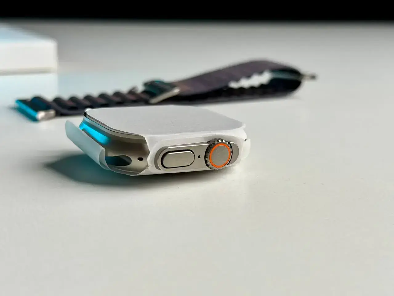 Нові, без коробки Apple Watch Ultra 2 GPS + Cellular 49mm Titanium Case with Indigo Alpine Loop - Medium (MRET3)