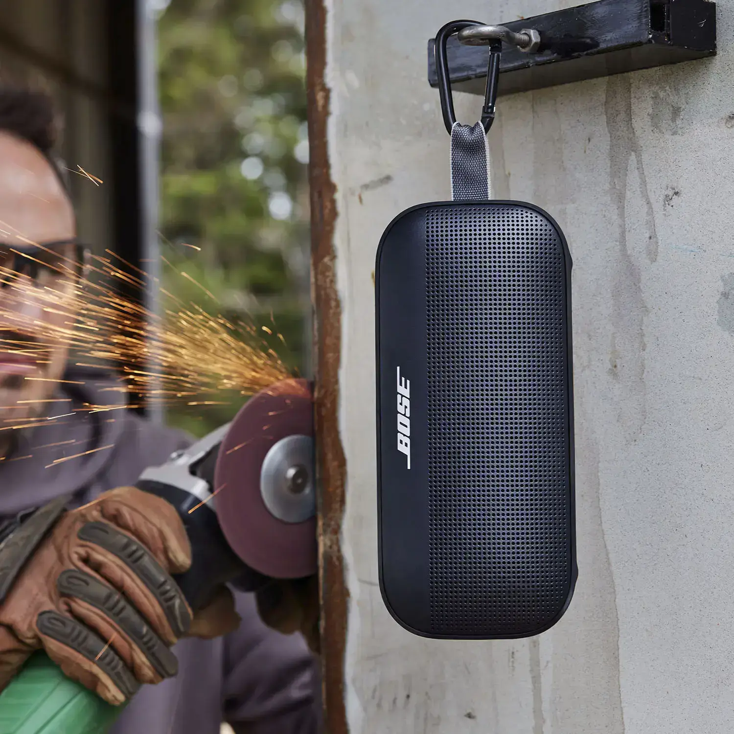 Портативная колонка Bose Soundlink Flex Bluetooth Speaker - Black (865983-0100)