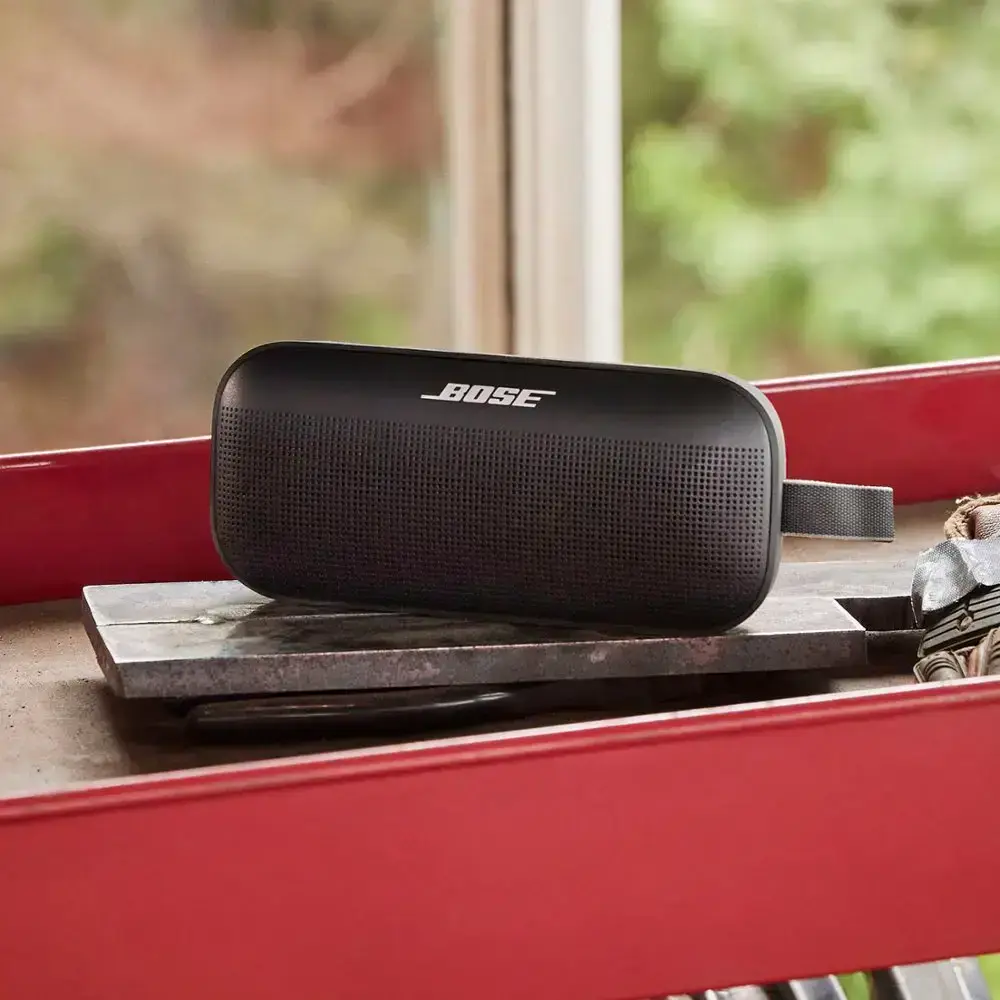 Портативная колонка Bose Soundlink Flex Bluetooth Speaker - Black (865983-0100)
