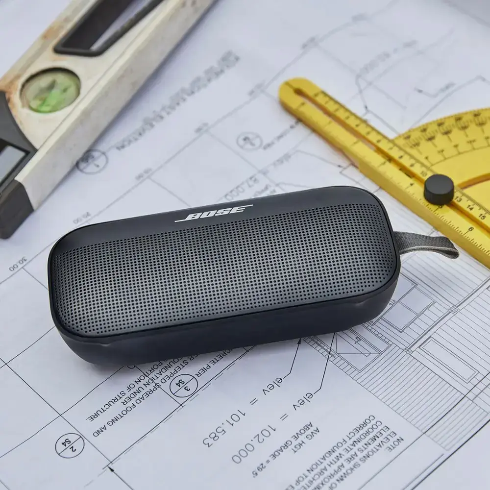 Портативная колонка Bose Soundlink Flex Bluetooth Speaker - Black (865983-0100)