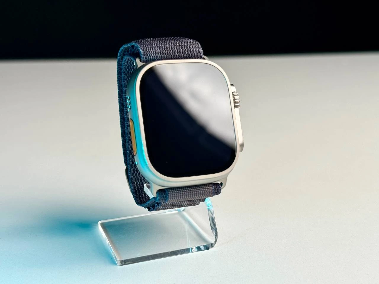 Нові, без коробки Apple Watch Ultra 2 GPS + Cellular 49mm Titanium Case with Indigo Alpine Loop - Medium (MRET3)