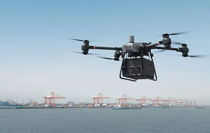Квадрокоптер DJI FlyCart 30: мощный курьер для воздушных доставок грузов