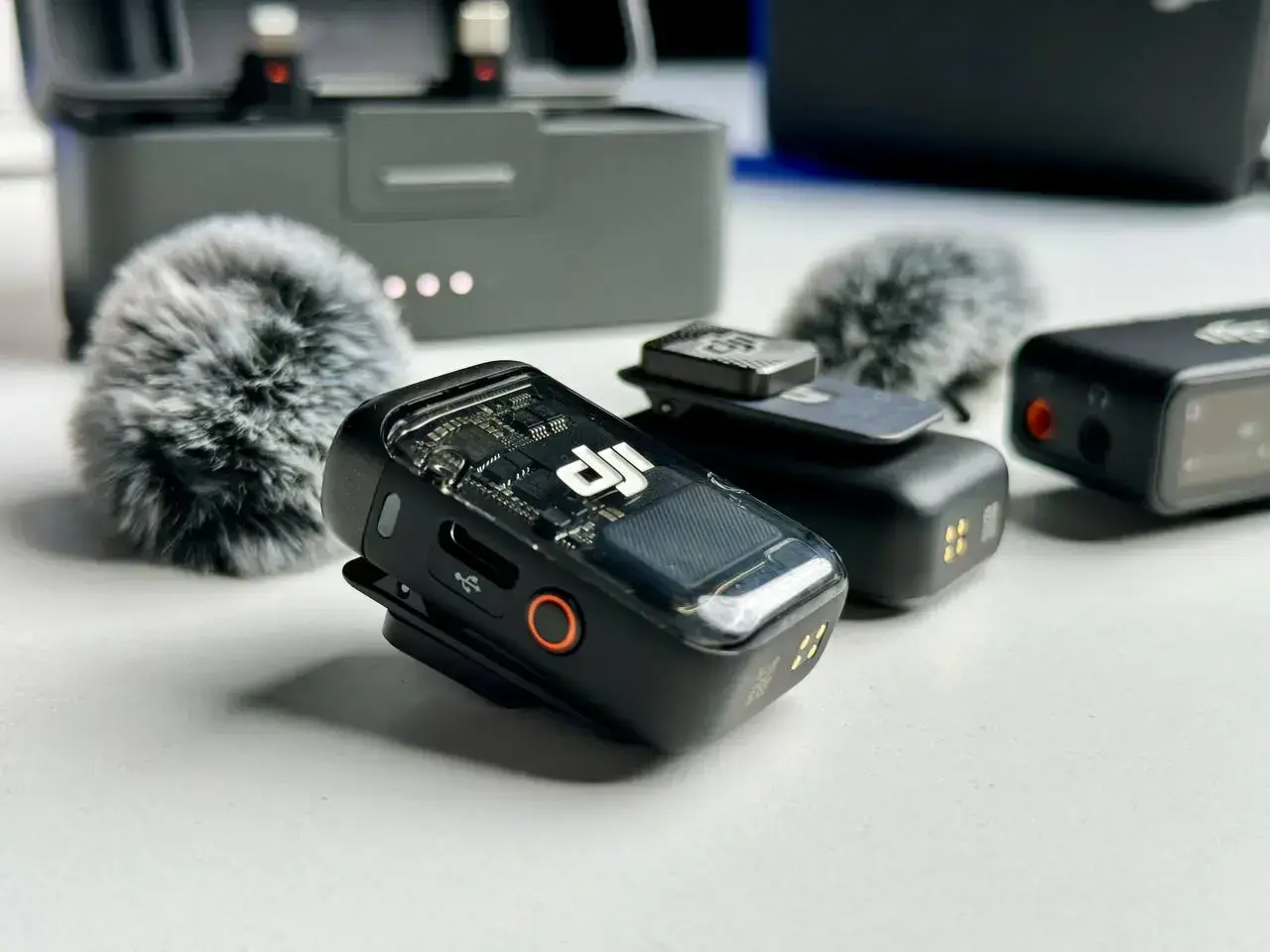 OPEN BOX Микрофонная радиосистема DJI Mic 2 [2 TX + 1 RX + Charging Case] (CP.RN.00000325.01) - РАСПЕЧАТАННАЯ ДЛЯ ОБЗОРА НА YOUTUBE