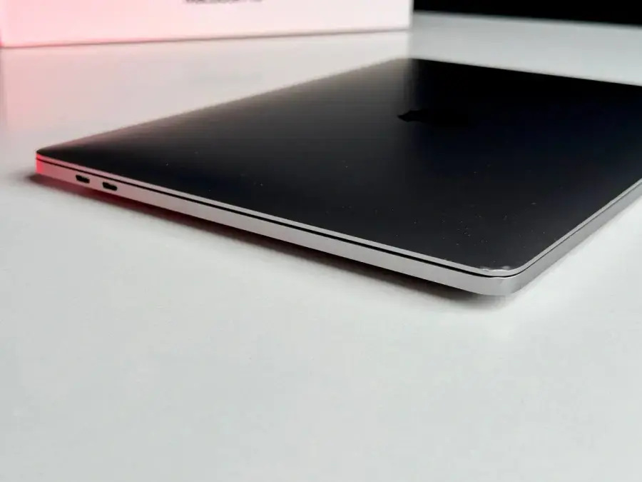 Вживаний MacBook Pro 13" Space Gray (MXK52) 2020 (i5/8 ГБ/512 SSD)🔋81% (Стан - 8/10. Комплект - повний | гарантія - 3 міс.) - Cycle 378