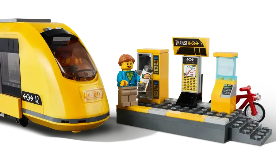 Блоковий конструктор LEGO City Головна площа (60271)