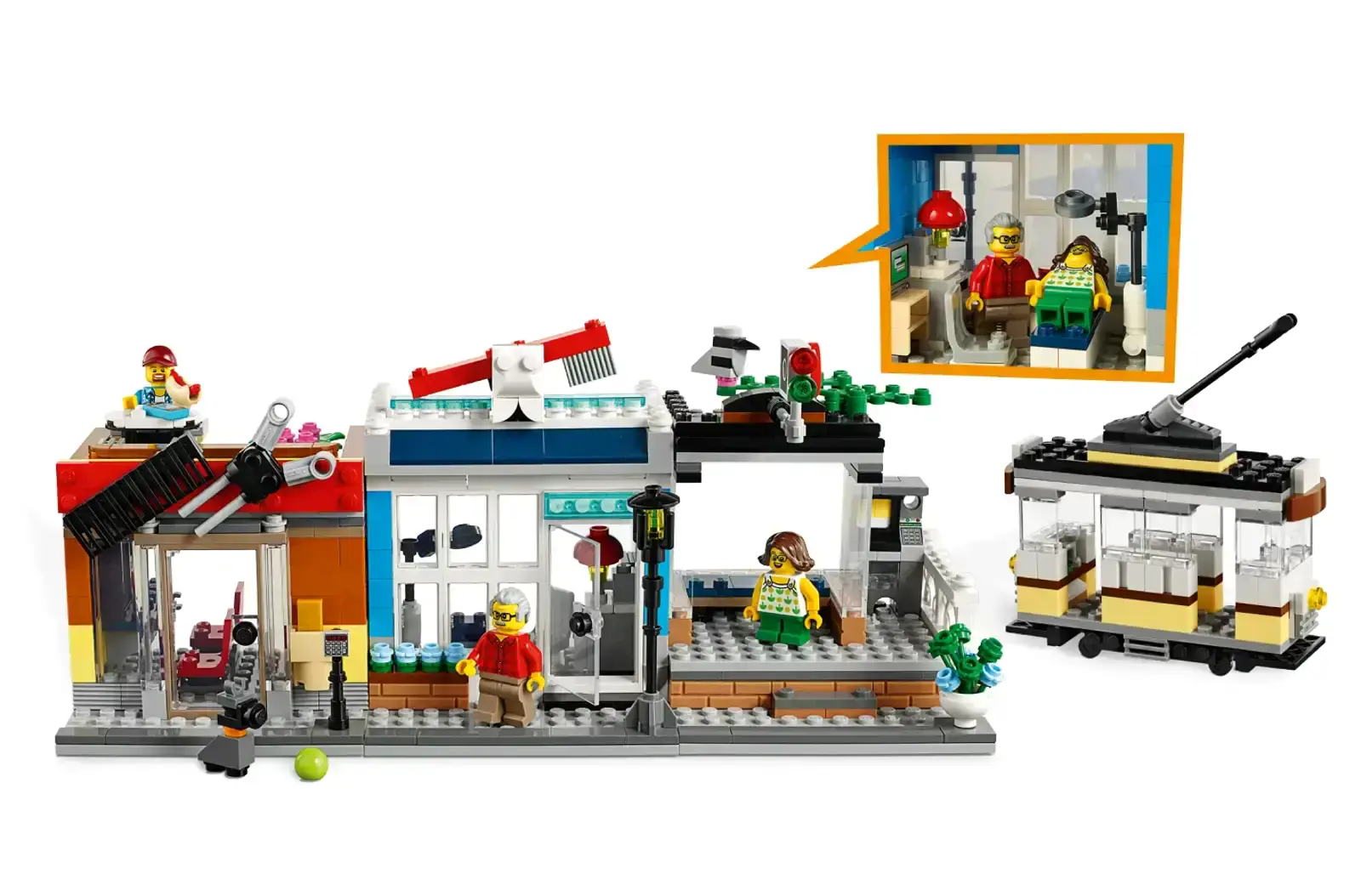 Блоковий конструктор LEGO Creator Зоомагазин та кафе в центрі міста (31097)