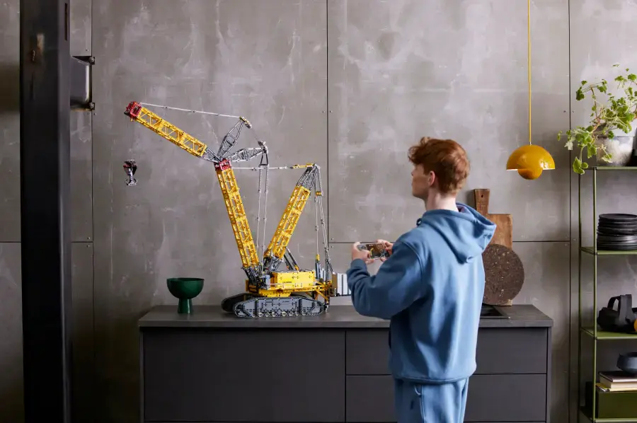 Блоковий конструктор LEGO Technic Гусеничний кран Liebherr LR 13000 (42146)