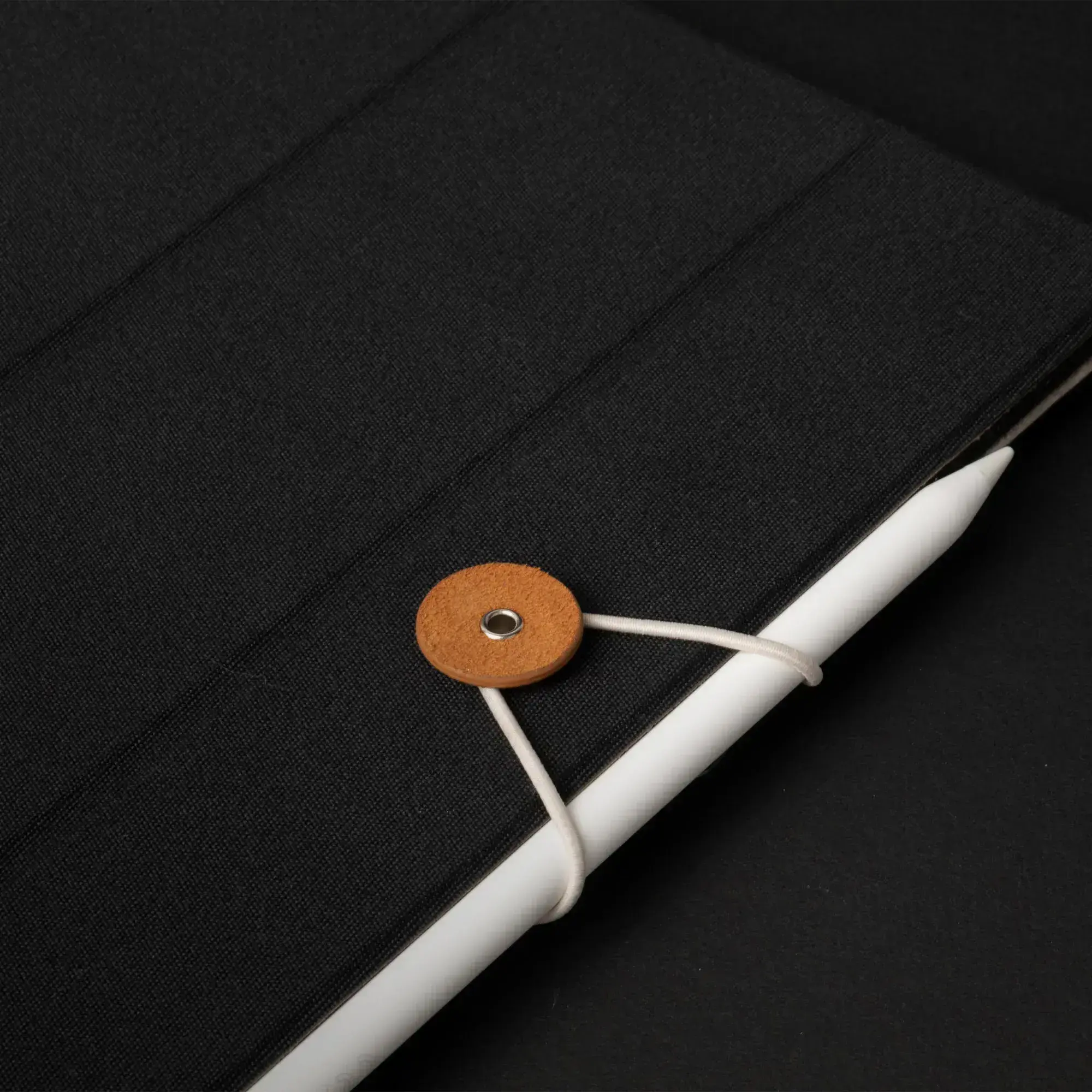 Чохол Native Union W.F.A Folio Case for iPad Pro 12.9" - Black (FOLIO-BLK-13)