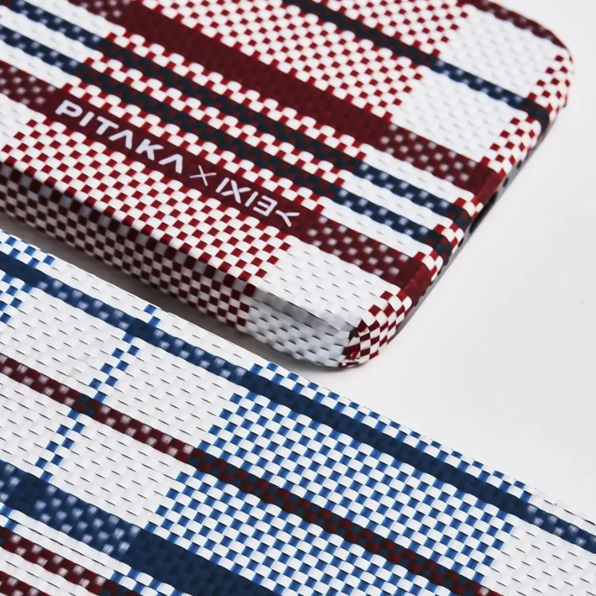 Чехол Pitaka MagEZ Case 4 red-white-blue for iPhone 15 Pro - Blue