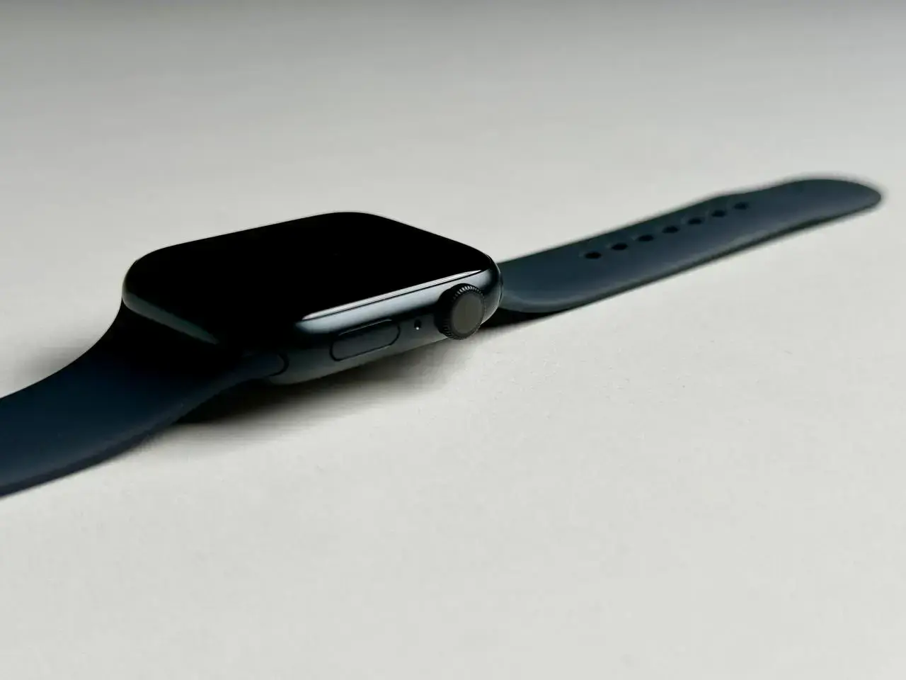NEW NO BOX Apple Watch Series 9 GPS 45mm Midnight Aluminum Case with Midnight Sport Band - S/M (MR993)