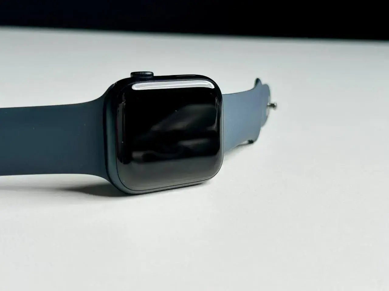 NEW NO BOX Apple Watch Series 9 GPS 45mm Midnight Aluminum Case with Midnight Sport Band - S/M (MR993)