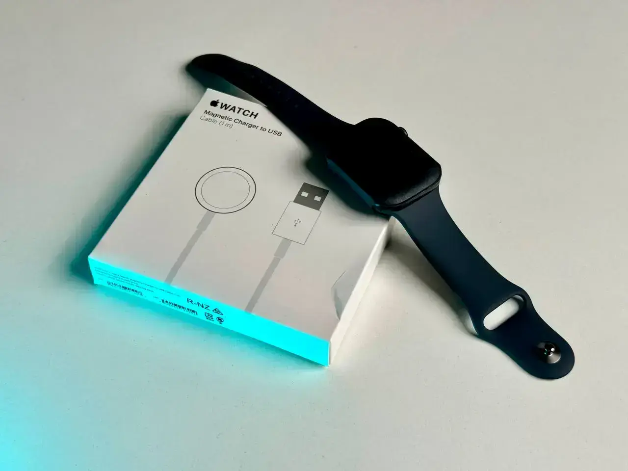 NEW NO BOX Apple Watch Series 9 GPS 45mm Midnight Aluminum Case with Midnight Sport Band - S/M (MR993)