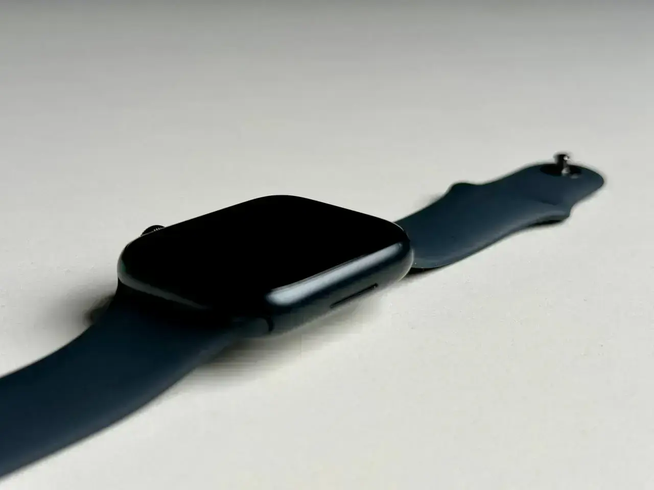 NEW NO BOX Apple Watch Series 9 GPS 45mm Midnight Aluminum Case with Midnight Sport Band - S/M (MR993)