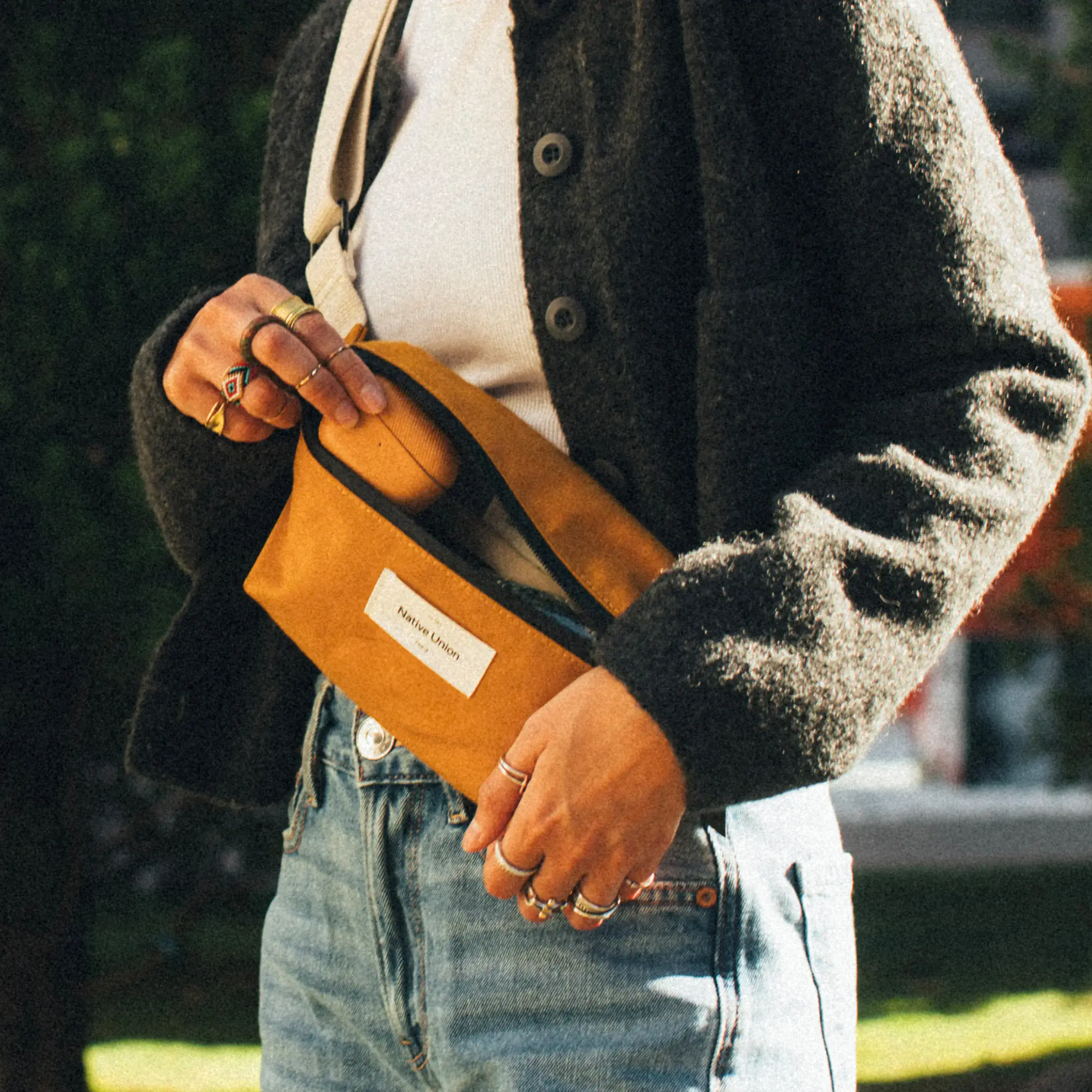 Сумка через плечо (бананка) Native Union W.F.A Crossbody Pouch Black (CROS-POUCH-BLK)