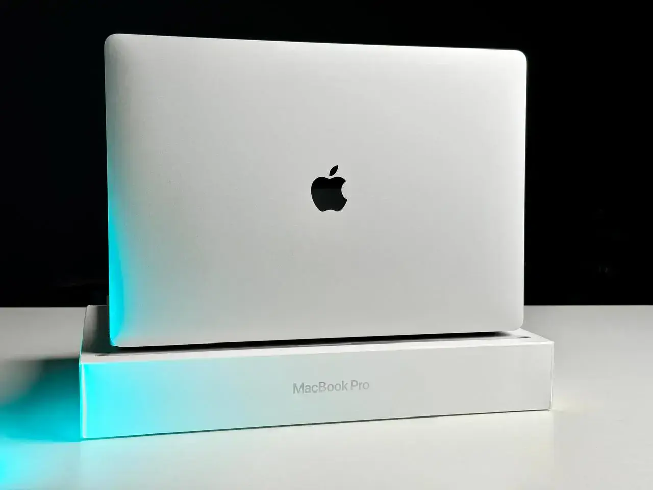 Б/у MacBook Pro 16" Silver (MVVL2) 2019🔋100% (Состояние - 9/10. Комплект - полный | гарантия - 1 мес.) - Cycle 1