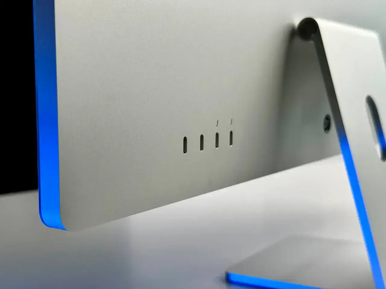 ВЖИВАНИЙ iMac 24" 4.5K Retina display Silver (MGPC3) 2021 - Стан: ідеальний | Комплект: повний | Гарантія: 1 міс.