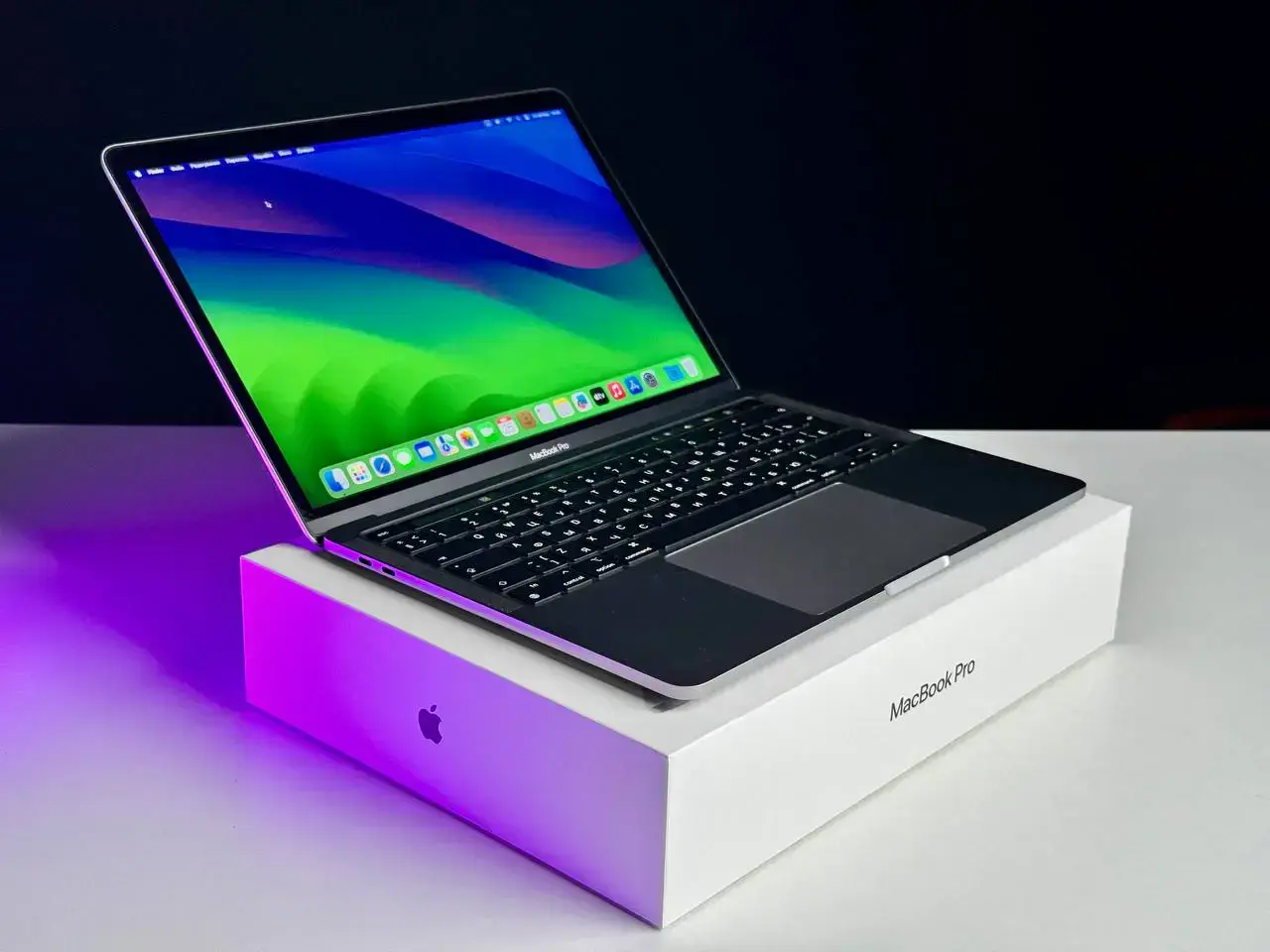 ВЖИВАНИЙ MacBook Pro 13" Space Gray (Z11C000E4) 2020 - International English - Стан: гарний | Акумулятор: 93% | Комплект: повний | Гарантія: 1 міс.