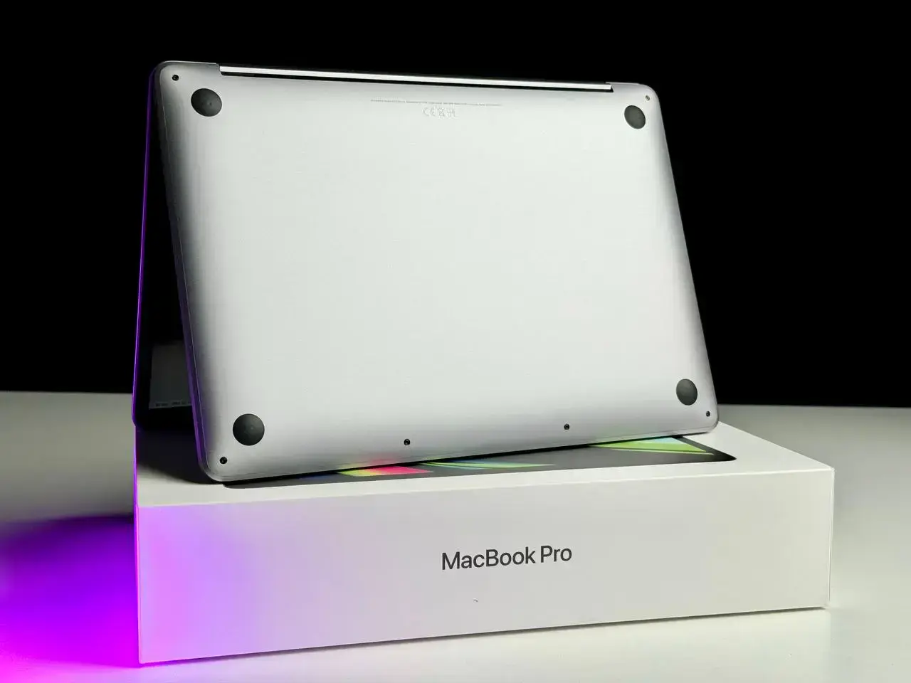 ВЖИВАНИЙ MacBook Pro 13" Space Gray (Z11C000E4) 2020 - International English - Стан: гарний | Акумулятор: 93% | Комплект: повний | Гарантія: 1 міс.