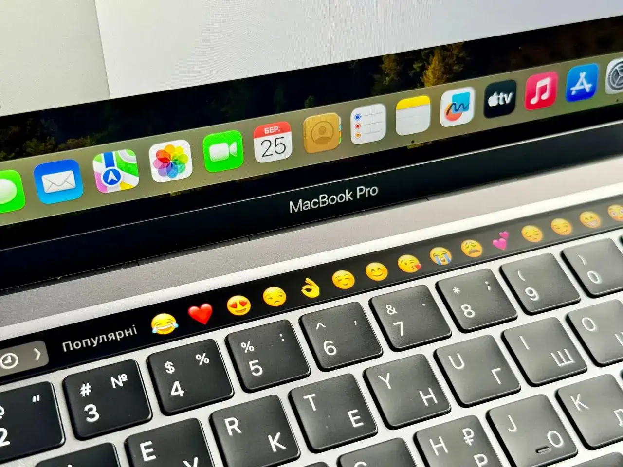 ВЖИВАНИЙ MacBook Pro 13" Space Gray (Z11C000E4) 2020 - International English - Стан: гарний | Акумулятор: 93% | Комплект: повний | Гарантія: 1 міс.