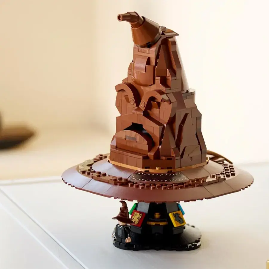 Блоковий конструктор LEGO Harry Potter Балакучий сортувальний капелюх (76429)
