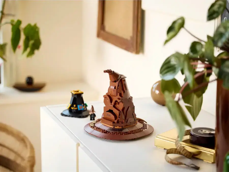 Блоковий конструктор LEGO Harry Potter Балакучий сортувальний капелюх (76429)