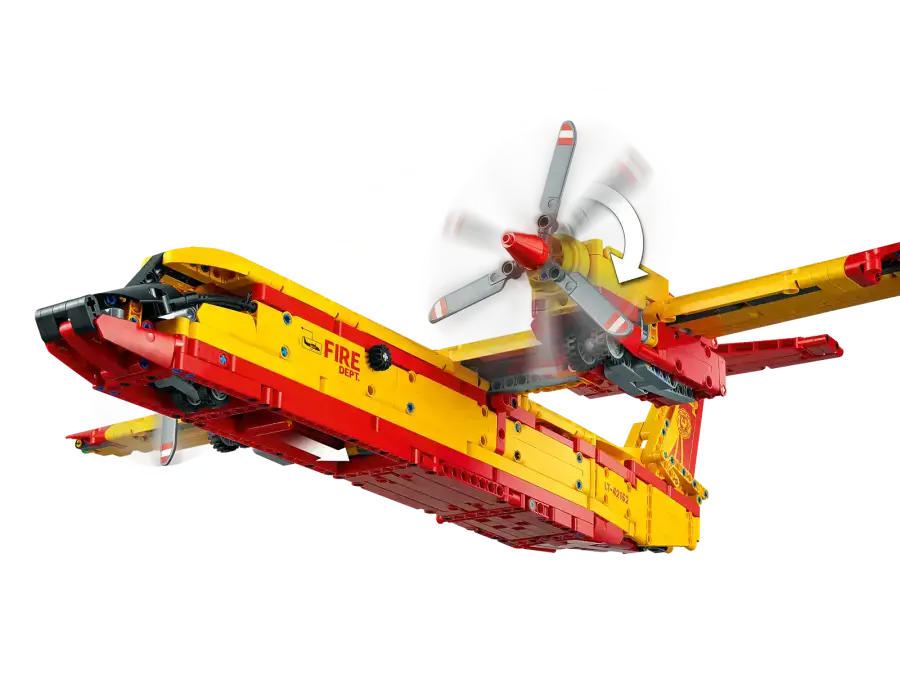 Блоковий конструктор LEGO Technic Пожежний літак (42152)