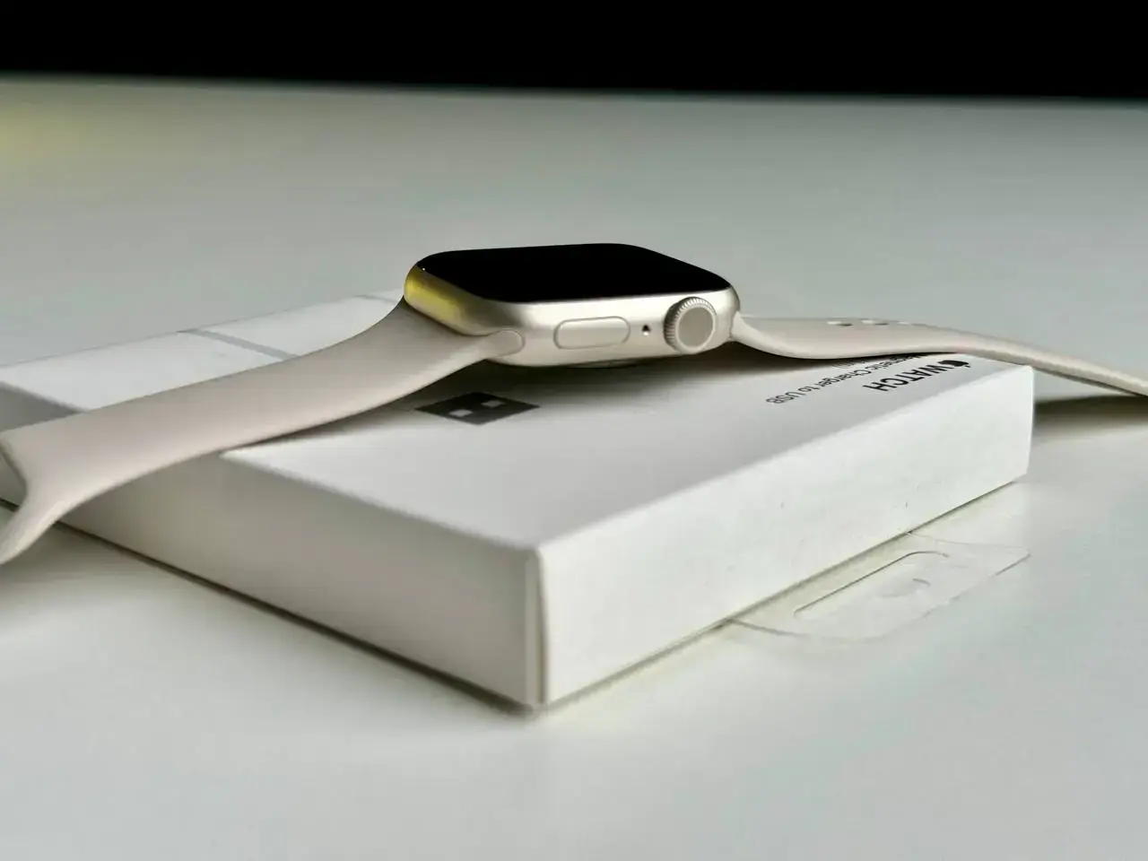NEW NO BOX Apple Watch Series 9 GPS 41mm Starlight Aluminum Case with Starlight Sport Band - S/M (MR8T3)