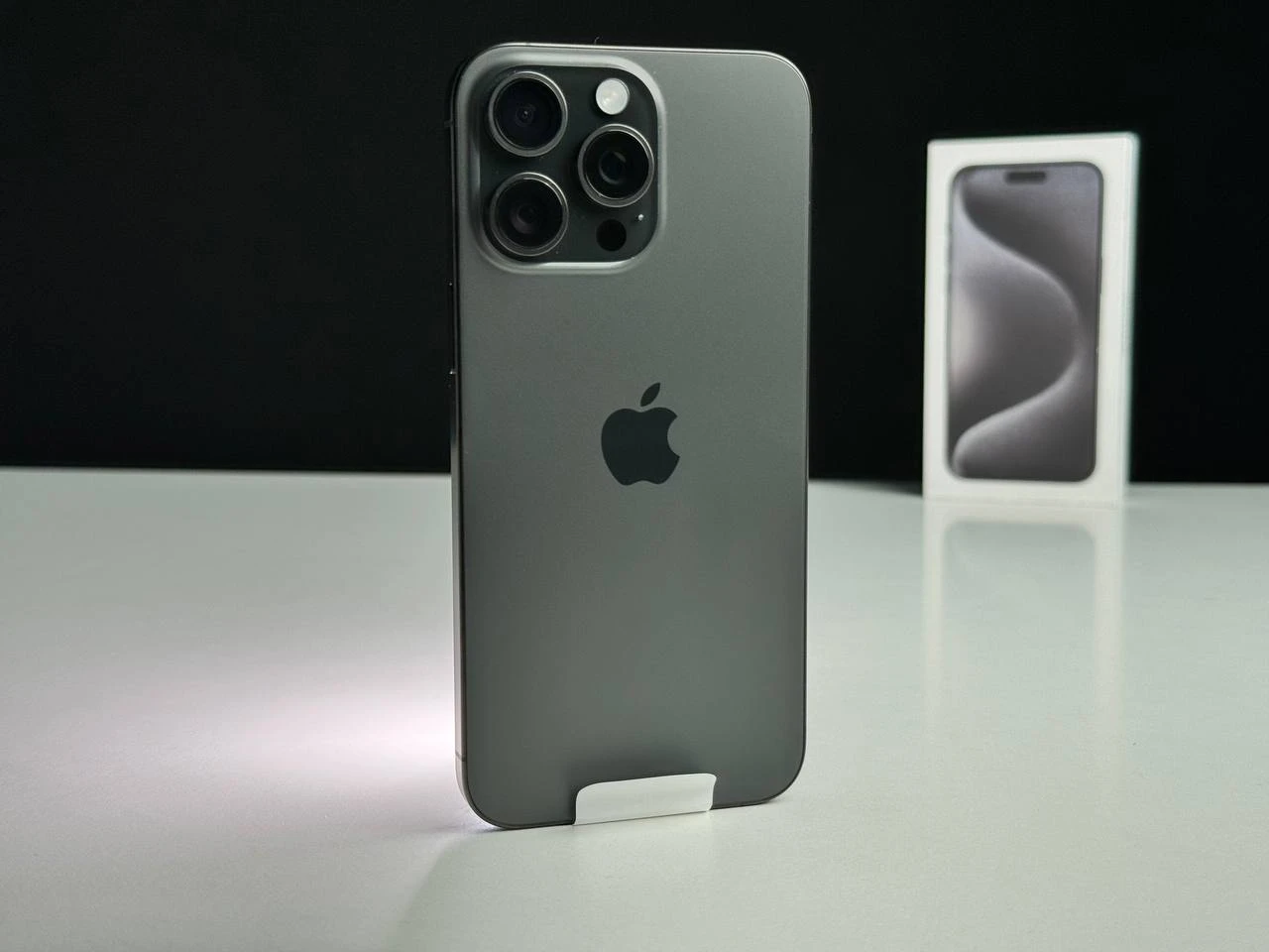 УЦІНКА Apple iPhone 15 Pro Max 256GB Black Titanium (MU773) - Стан: новий | Акумулятор: 100% | Комплект: повний | Гарантія: 1 міс.