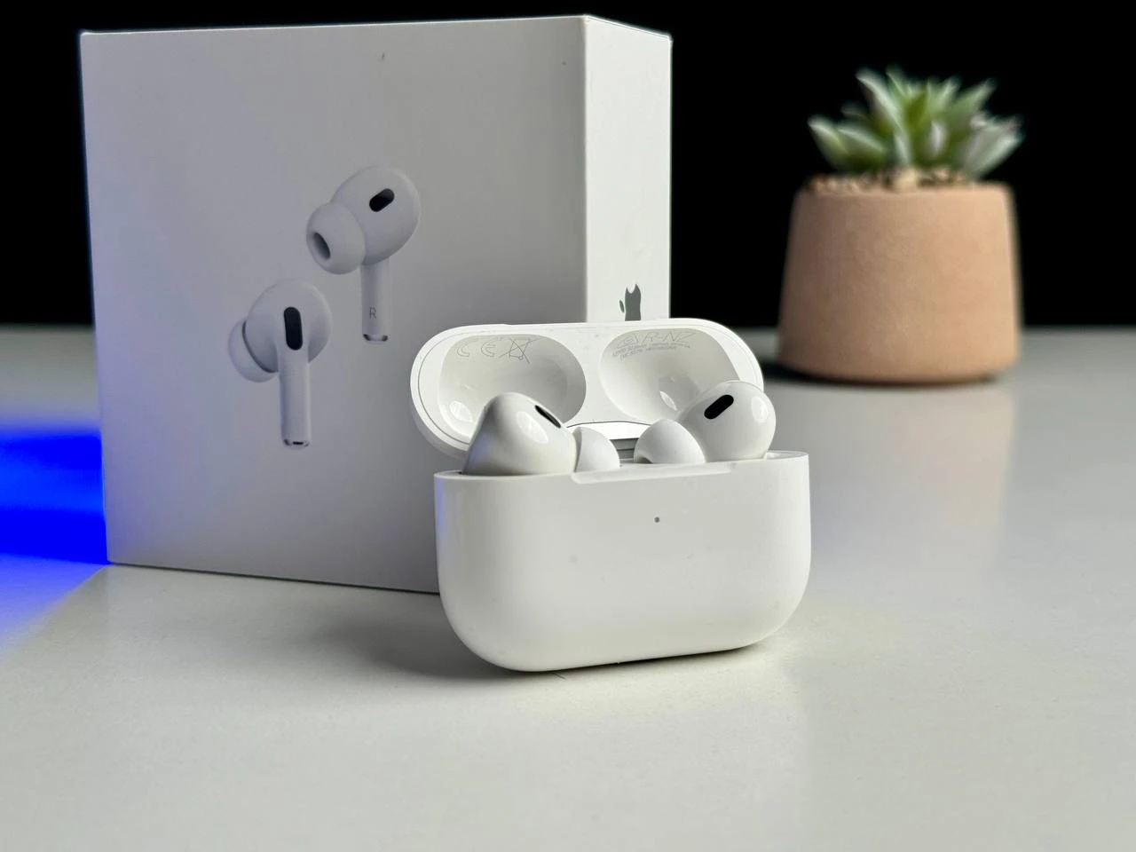ВЖИВАНИЙ Навушники Apple AirPods Pro 2 with MagSafe Charging Case with Speaker (MQD83) - Стан: гарний | Комплект: повний | Гарантія: 1 міс.
