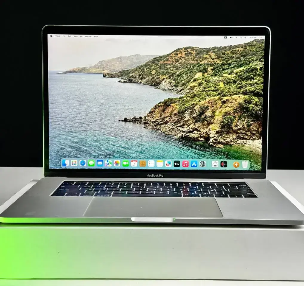 USED MacBook Pro 15" Silver (MR962) 2018🔋100% (Состояние - 9/10. Комплект - полный | гарантия - 1 мес.)(COPY)