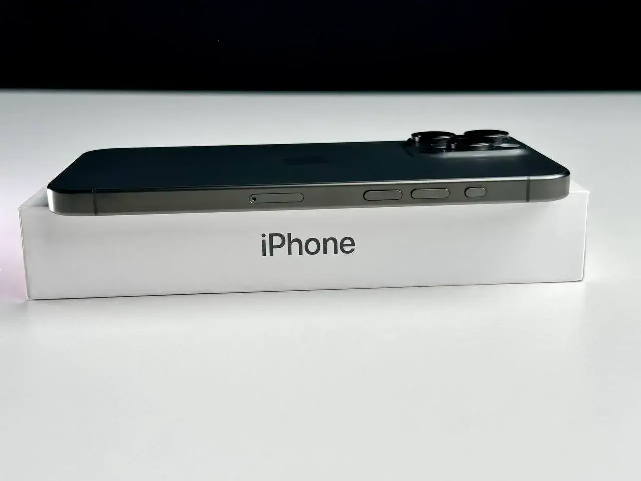 УЦІНКА Apple iPhone 15 Pro Max 256GB Black Titanium (MU773) - Стан: новий | Акумулятор: 100% | Комплект: повний | Гарантія: 1 міс.