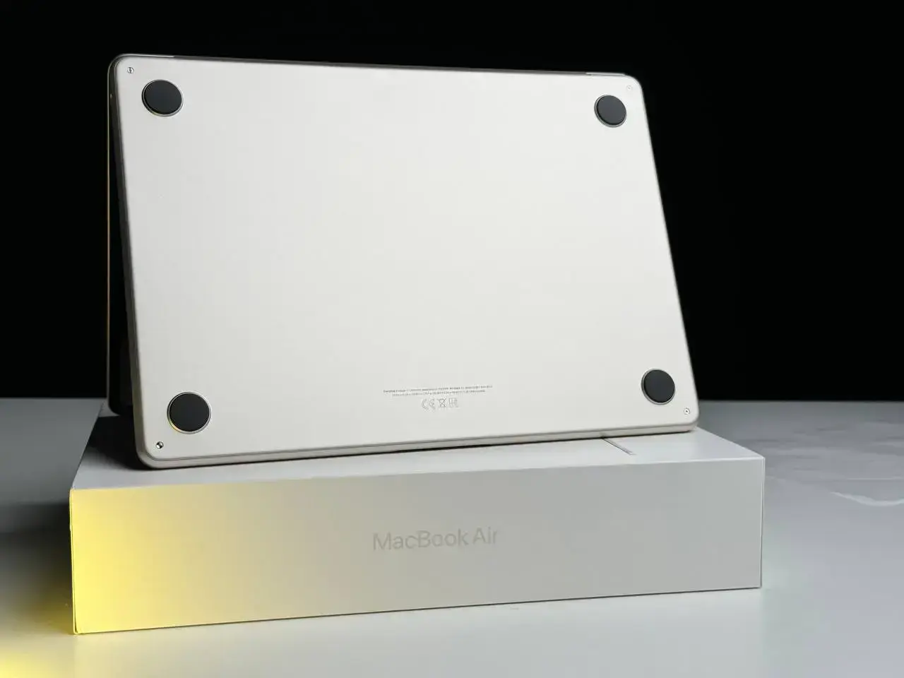 УЦІНКА, відкрита коробка MacBook Air 13.6" Starlight 2022 (MLY13) - 2 цикли