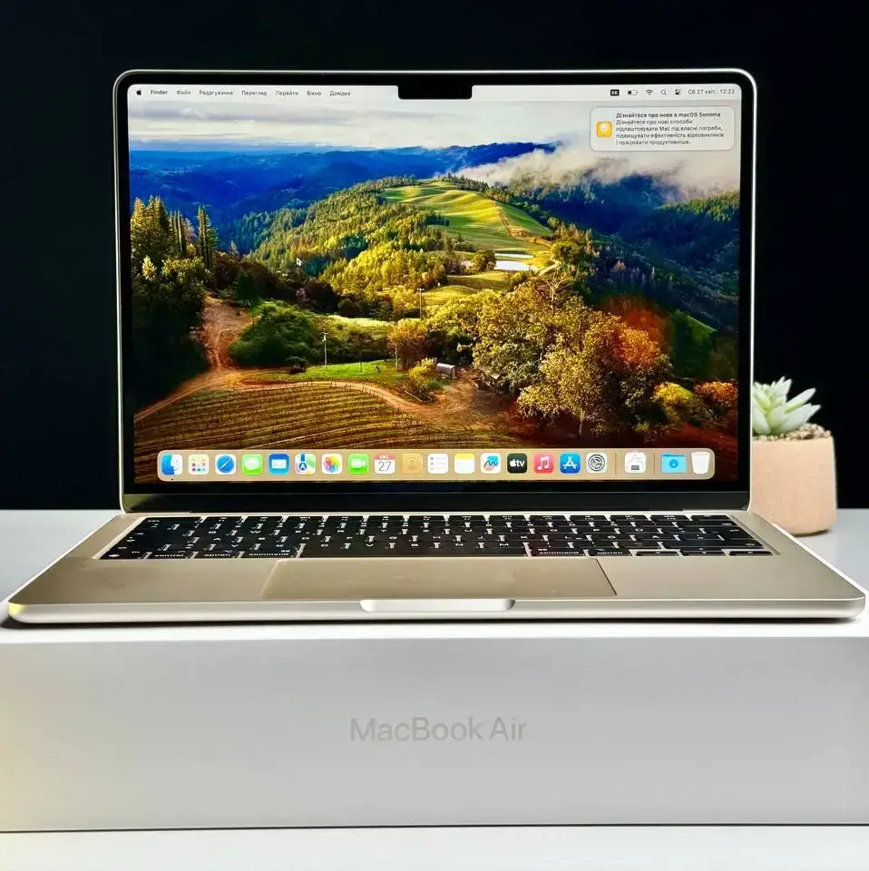 УЦІНКА, відкрита коробка MacBook Air 13.6" Starlight 2022 (MLY13) - 2 цикли