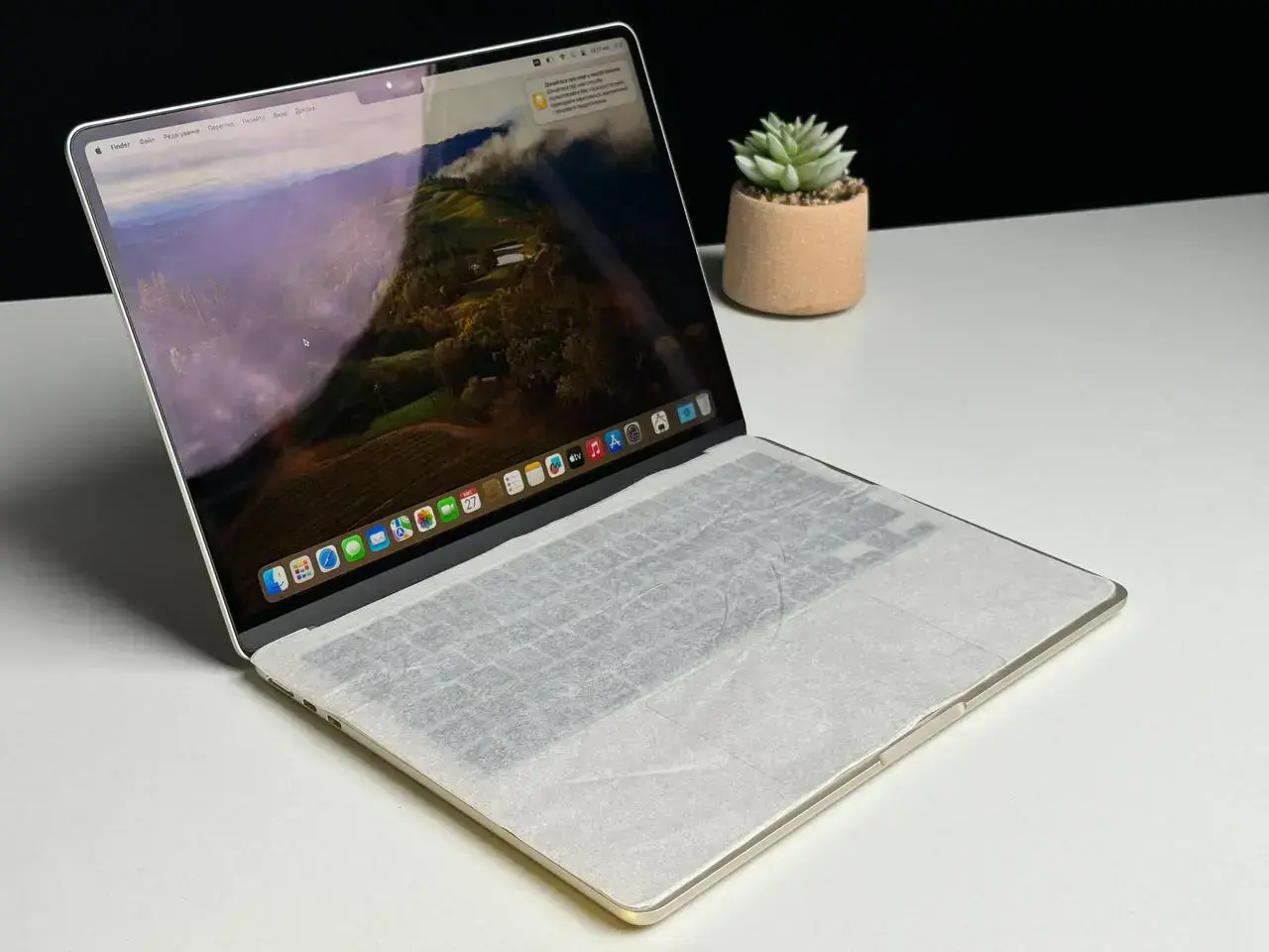УЦІНКА, відкрита коробка MacBook Air 13.6" Starlight 2022 (MLY13) - 2 цикли
