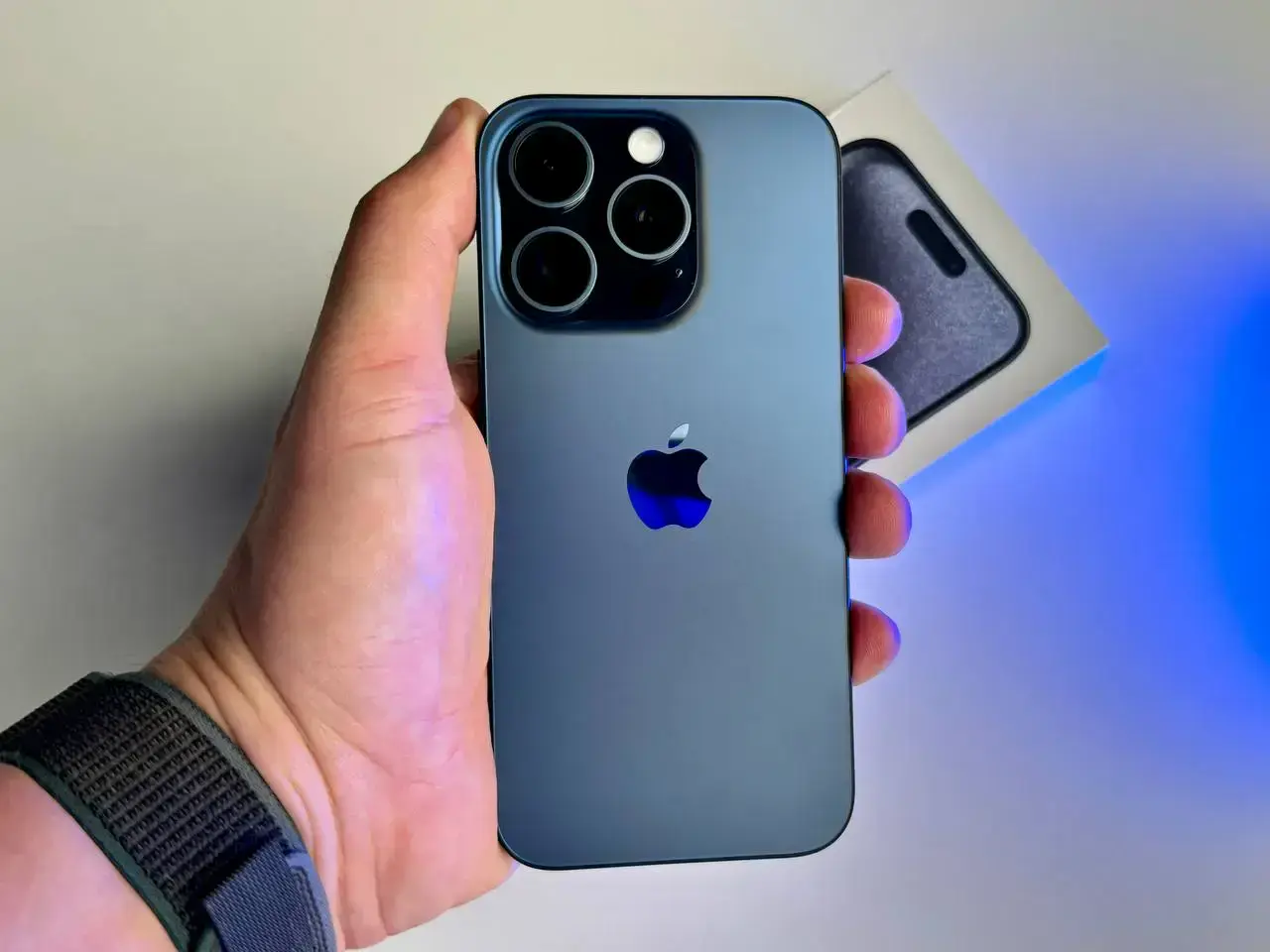 ВІТРИННИЙ Apple iPhone 15 Pro 128GB Blue Titanium (MTV03)