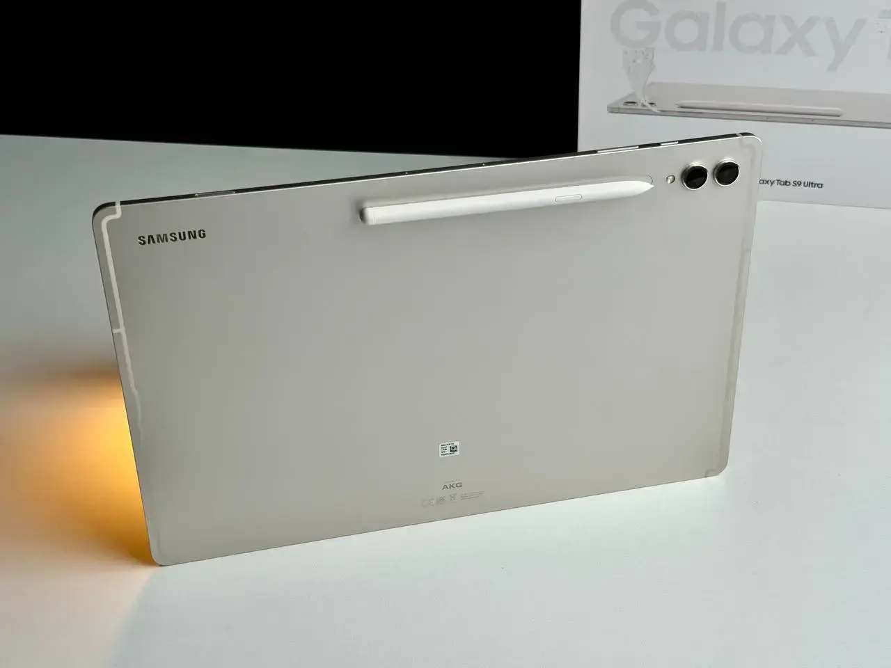 Б.У. Планшет Samsung Galaxy Tab S9 Ultra 12/512GB Wi-Fi - Beige (SM-X910NZEE)
