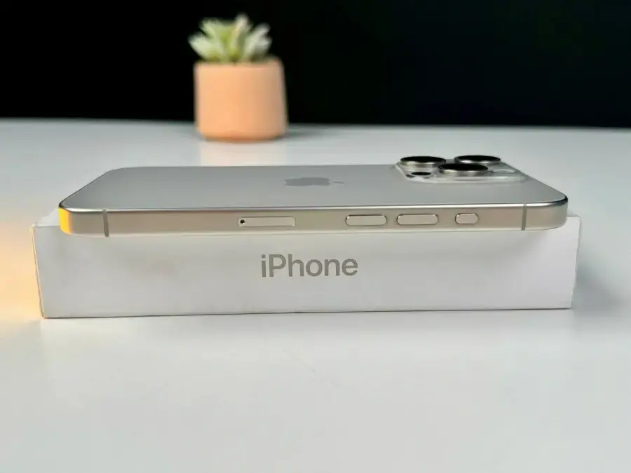ВЖИВАНИЙ Apple iPhone 15 Pro 1TB Natural Titanium (MTVF3) 96%, Комплект - повний, гарантія - 3 міс