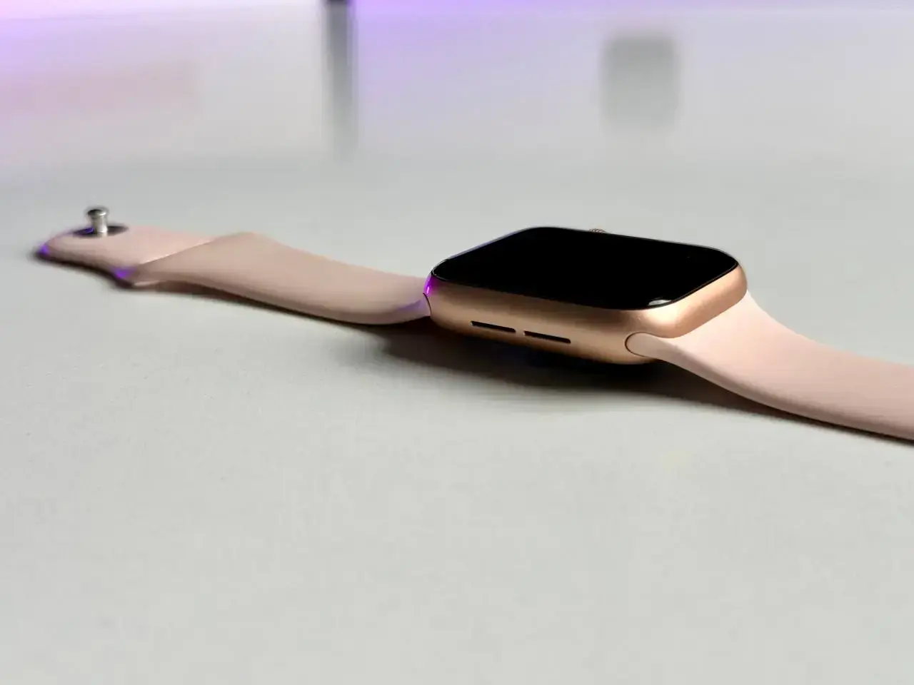 Б\У Apple Watch Series 6 GPS 40mm Gold Aluminum Case with Pink Sand Sport Band (MG123)