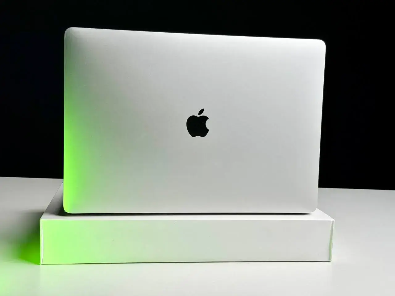 Вживаний MacBook Pro 15" Silver (MR962) 2018🔋100% (Стан - 9/10. Комплект - повний | гарантія - 1 міс.)