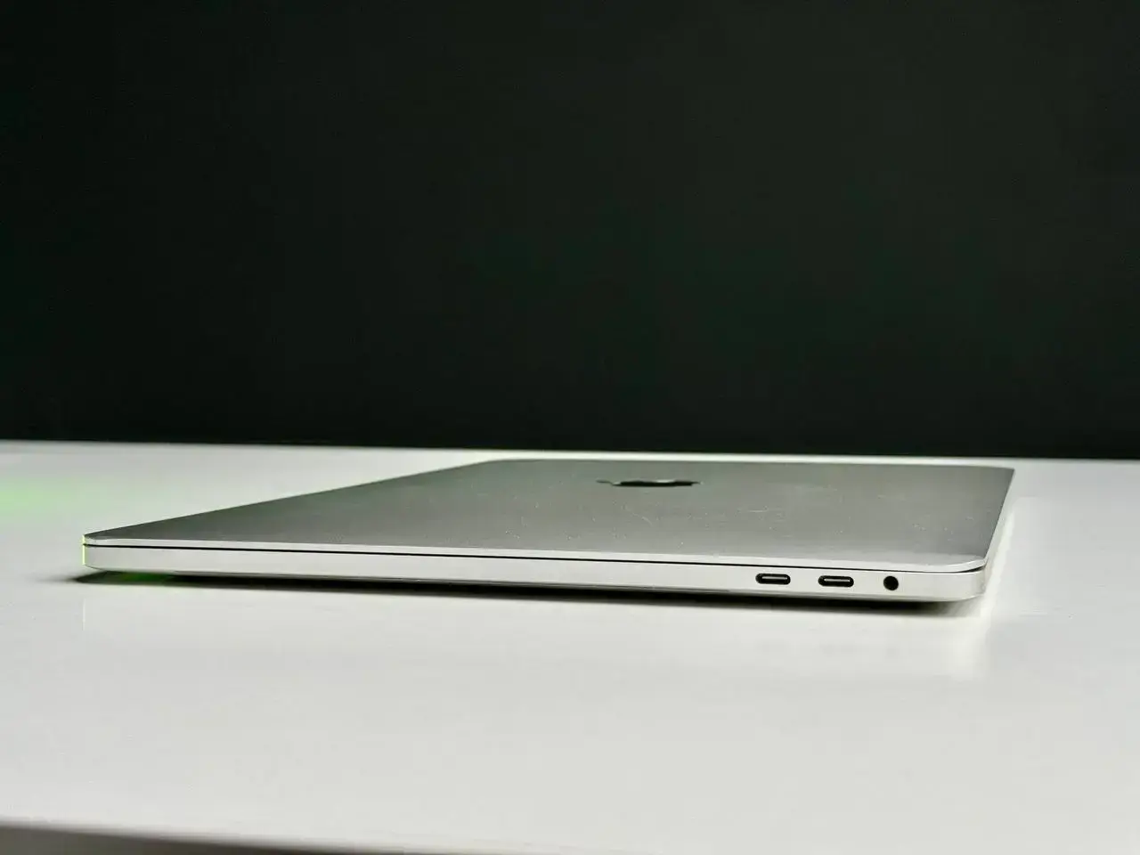 Вживаний MacBook Pro 15" Silver (MR962) 2018🔋100% (Стан - 9/10. Комплект - повний | гарантія - 1 міс.)