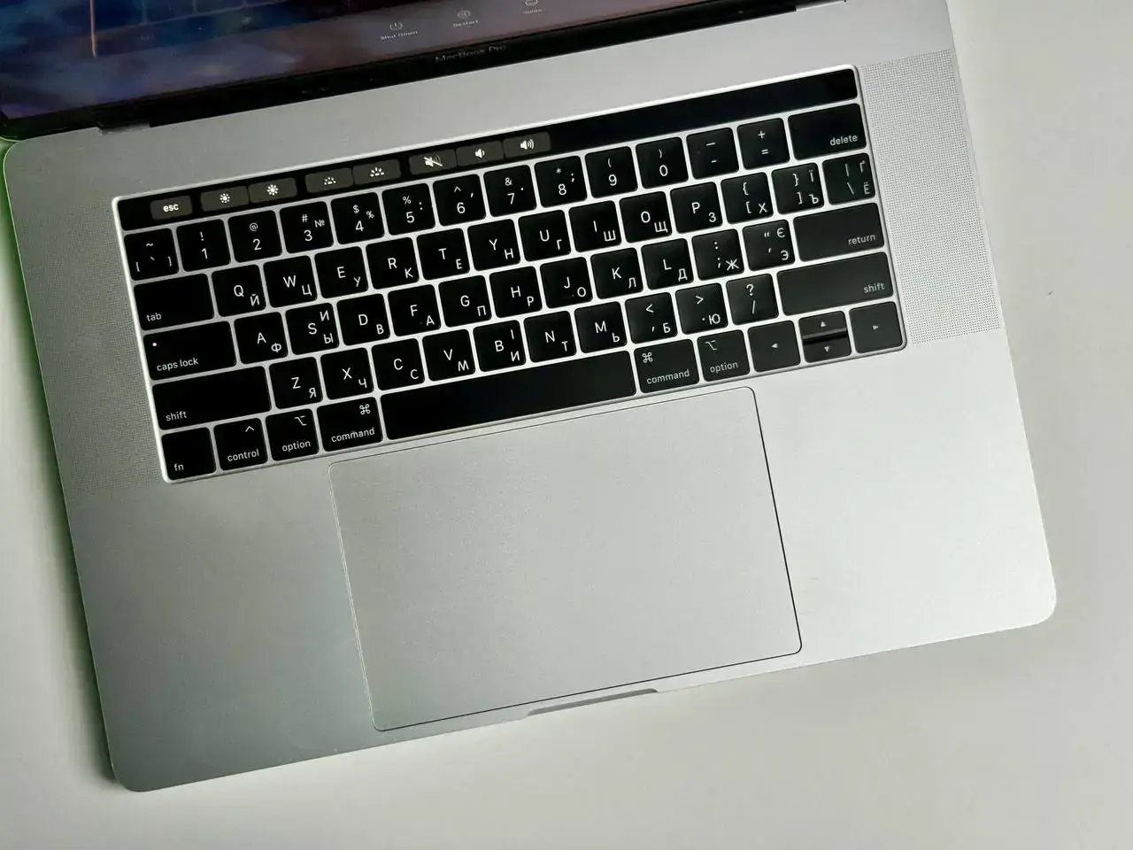 Вживаний MacBook Pro 15" Silver (MR962) 2018🔋100% (Стан - 9/10. Комплект - повний | гарантія - 1 міс.)