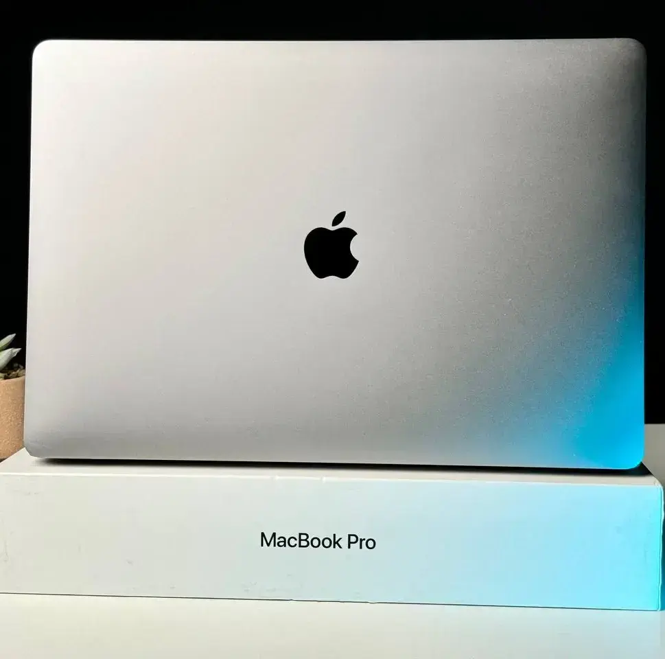 ВЖИВАНИЙ MacBook Pro 15" Space Gray (MPTR2) 2017 (i7/16GB/256GB) - цикли 394